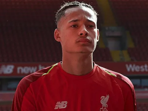 Liverpool đồng ý chia tay "Gã khổng lồ" ở hàng thủ