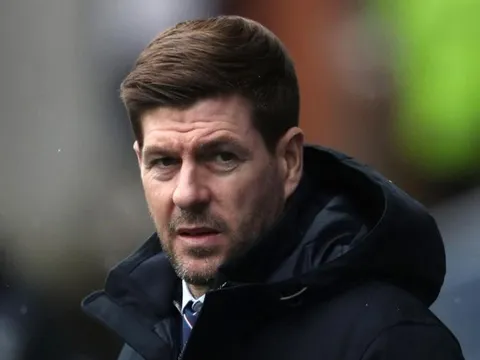 Liverpool gửi lời nhắn đến Gerrard sau kỳ tích bất bại