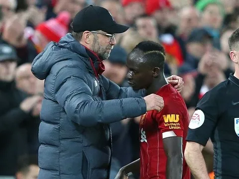 Liverpool sẽ bán “viên đạn màu đen” nếu…