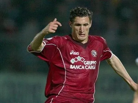 'Lớn lên, tôi nhận ra mình thật ngu ngốc khi từ chối Arsenal'