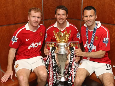 "Lòng trung thành là thứ nhảm nhí, Scholes hay Giggs cũng thế thôi!"