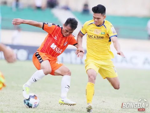 HLV Lê Huỳnh Đức nói điều thật lòng về mặt sân Vinh