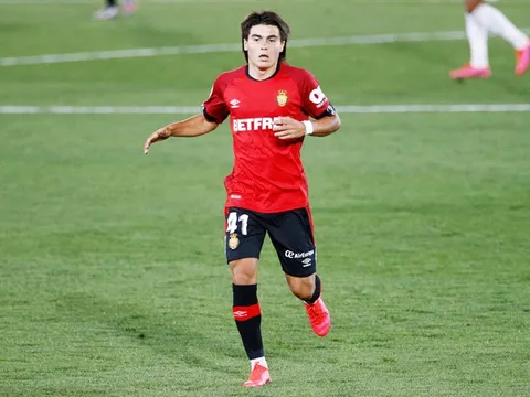 "Messi mới" khiến cả La Liga ngỡ ngàng ở tuổi 15