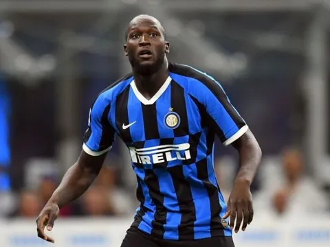 Bất ngờ với hành động của cầu thủ Inter khi Lukaku bị phân biệt chủng tộc