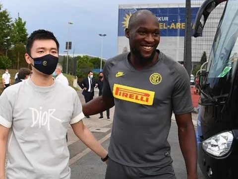Lukaku, Conte rạng rỡ đón chào vị khách đặc biệt ghé thăm Inter Milan