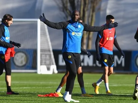 Tích cực tập luyện, Lukaku chờ ngày gieo sầu cho Smalling