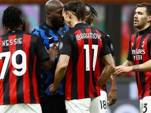 Lukaku - Ibrahimovic để lộ sự thật về phòng thay đồ của Man Utd