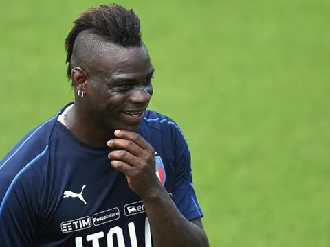 Lý do 'rùng rợn' khiến Brescia chưa công bố bản HĐ Mario Balotelli