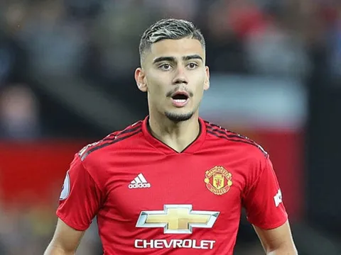 Mặc dù đã kí hợp đồng mới, nhưng tương lai của ngôi sao này tại MU là rất bấp bênh