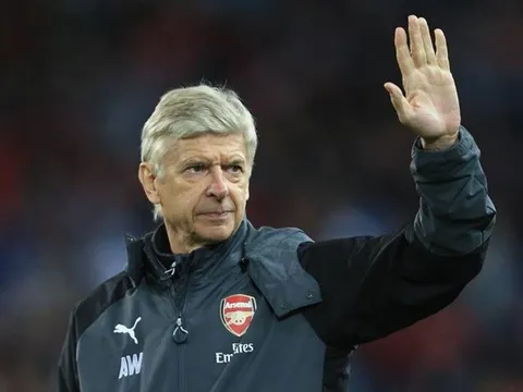 CHOÁNG! Wenger lộ hình ảnh mới nhất làm fan Arsenal đau 'xé lòng'