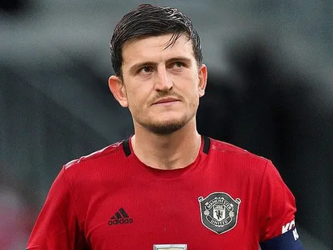 Trung vệ đắt giá nhất hành tinh như nghiệp dư, fan tìm ra Phil Jones mới