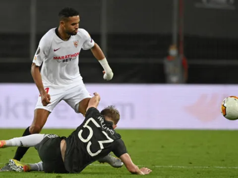 Man United bị loại, CĐV lập tức "tẩy chay" một cái tên