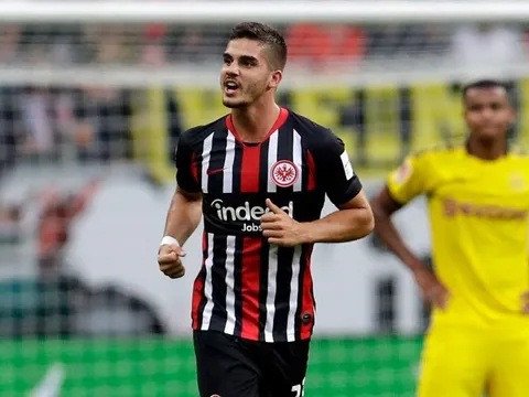 Man United có thể sở hữu sao tấn công mới nếu... không gia hạn với Cavani