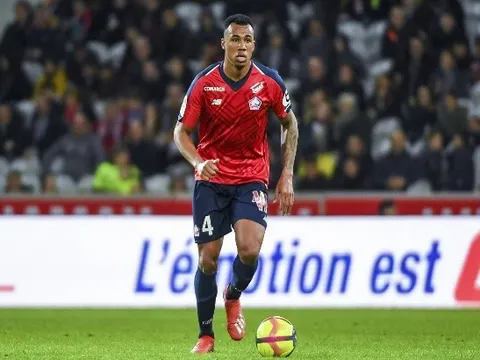 Man United rút lui, Arsenal tiến gần đến "đá tảng" Ligue 1