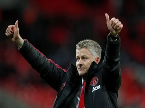 "Man United sẽ còn tuyệt vời hơn nếu chiêu mộ cầu thủ đó"