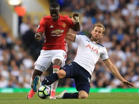 "Man Utd cố chiêu mộ nhưng cậu ấy nên ở lại"