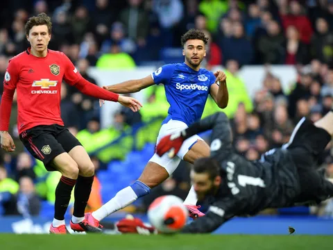 Hòa Everton, CĐV Man Utd điên tiết: "Thứ bóng đá tệ hại; Huấn luyện viên vô dụng"