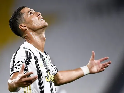 Man Utd 'giải cứu' Cristiano Ronaldo: Một mũi tên trúng ba đích