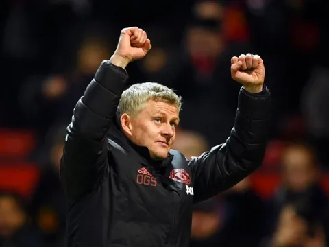Man Utd: Im ắng để bùng nổ phút chót?