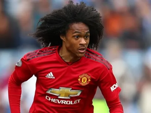 'Ở lại Manchester United là lựa chọn tốt nhất với tôi'