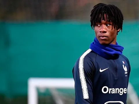 Man Utd ra tay, Real Madrid sắp đánh mất "Xabi Alonso mới"?