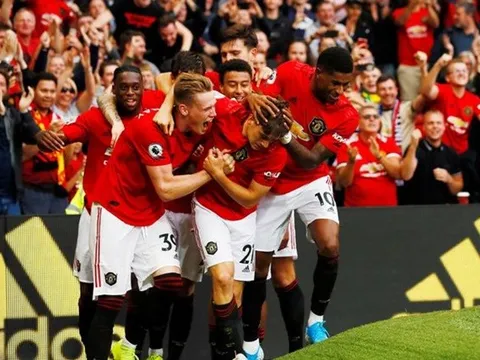 'Man Utd đang sao chép phong cách của Liverpool'