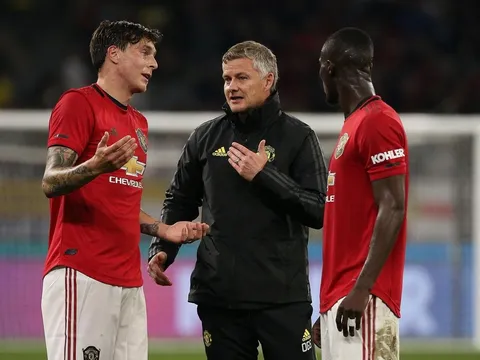 Man Utd và 'tàn dư Mourinho' đang làm Solskjaer quên đi Maguire