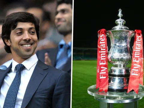 Ông chủ Manchester City dùng tiền mua danh hiệu