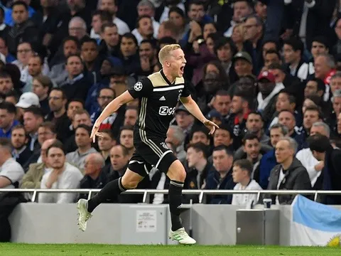 Man Utd 'lật kèo' bất ngờ, thương vụ Van de Beek sinh 'biến' lớn