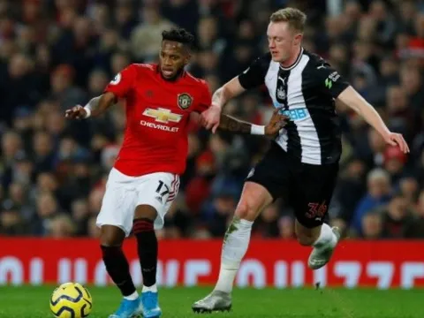 CĐV Man Utd phát cuồng: "Ông chủ trung tuyến. Hay nhất mùa giải!"