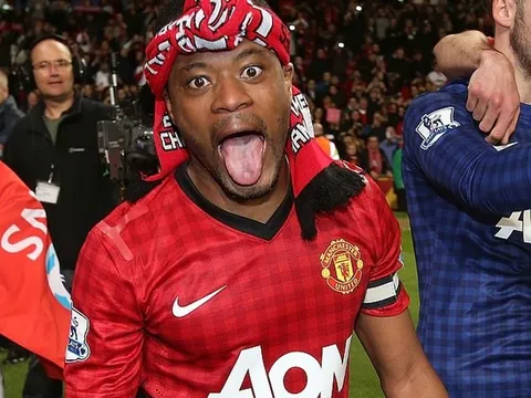 CHÍNH THỨC: Một huyền thoại của Man Utd giải nghệ