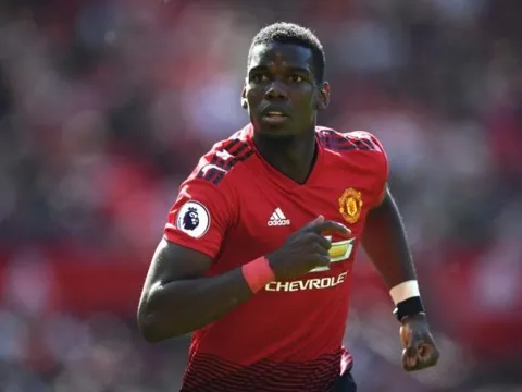 "Manchester United nên mua Kante hoặc Matuidi"