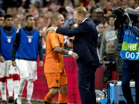Manh nha trở lại thi đấu, Sneijder bị HLV Hà Lan 'phủ đầu'