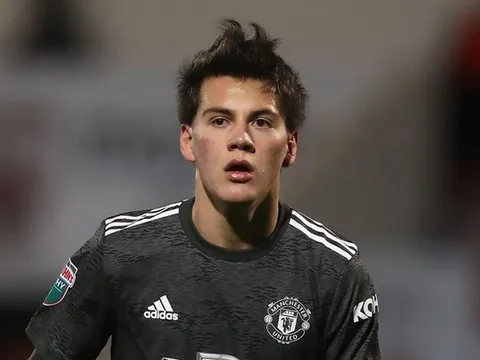 Chưa ra mắt, Man Utd đã gây bất ngờ với tương lai Facundo Pellistri