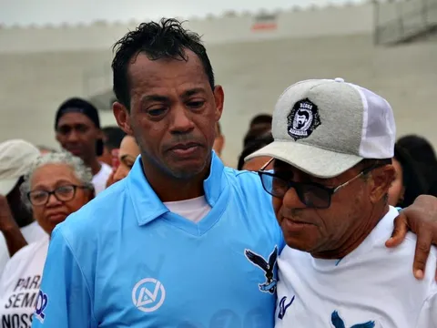 Cả sự nghiệp chơi cho 24 CLB, cựu tuyển thủ Brazil giải nghệ ở tuổi 44