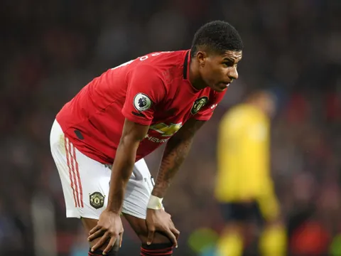 "Cậu ấy đang phải gánh vác Man Utd, thật không công bằng"