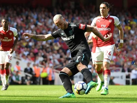 Sóng gió! 'Kẻ nổi loạn London' đệ đơn ra đi, đại diện tố CLB lợi dụng