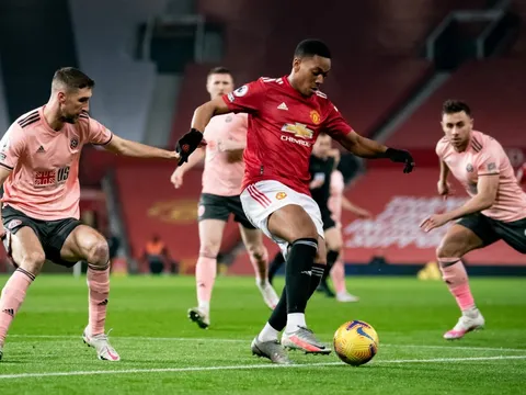 Martial chơi tệ, Man United được "hiến kế" cái tên thay thế