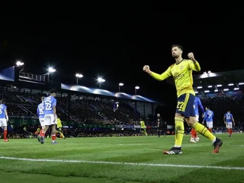 Thăng hoa trước Portsmouth, tân binh Arsenal vẫn lộ ra 'điểm yếu'