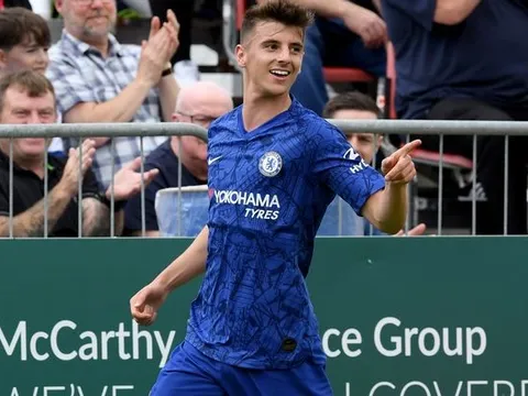 Khiến Chelsea bớt "nhớ" Hazard? Ashley Cole chỉ ra cái tên cực chất