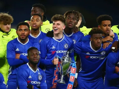 "Cậu ấy luôn xóa tan nghi ngờ bằng những màn trình diễn trên sân"