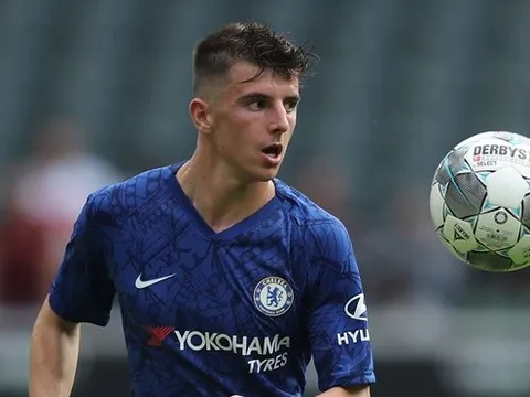 Sao Chelsea được khen: "Cậu ấy khiến Ndidi trông thật vụng về"