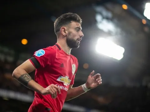 Mất suất đá chính, 'số 10 bị trảm' nói lời thật lòng về Bruno Fernandes