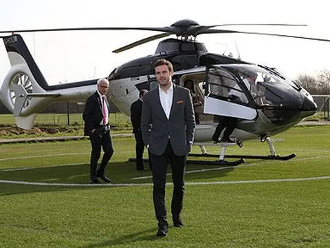 "Man Utd chuẩn bị trực thăng và muốn tôi bay thẳng đến Carrington"