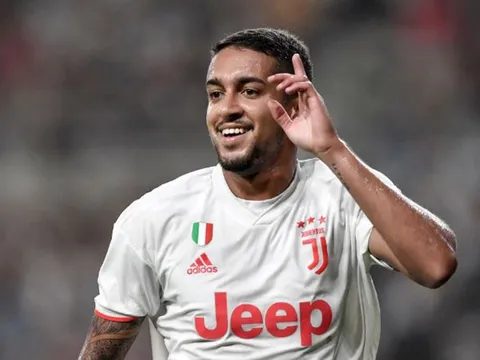 Dư thừa tiền vệ, Juventus chia tay sao trẻ Brazil