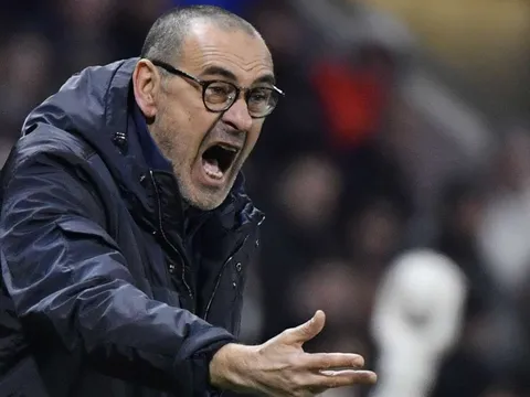 Thua Lyon, Sarri chỉ trích cầu thủ Juve 'chậm hiểu'