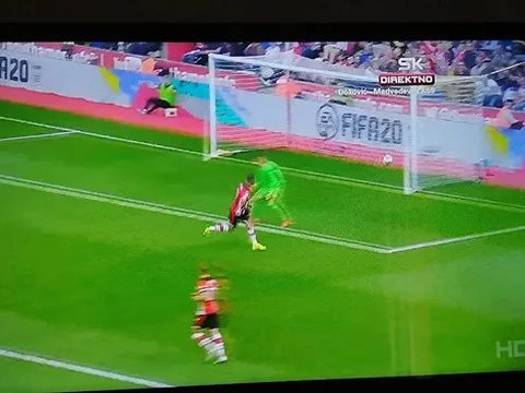 'Thủ thành Liverpool sẽ không muốn xem lại pha bóng đó'