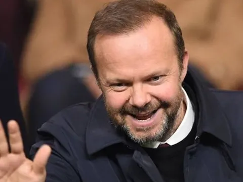 Mê mẩn 'báu vật' 100 triệu, BLĐ Man United âm thầm móc nối đại diện