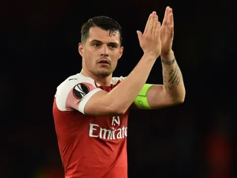 Có đội trưởng Xhaka, Arsenal lạnh lùng rao bán 'kẻ không được chọn'