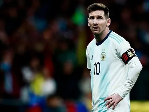 CHÍNH THỨC: Messi bị trừng phạt, chủ tịch cũng liên đới